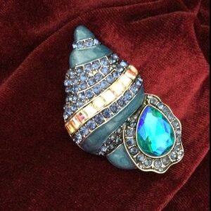 Elegant Blue and Gold Enamel Shell Brooch